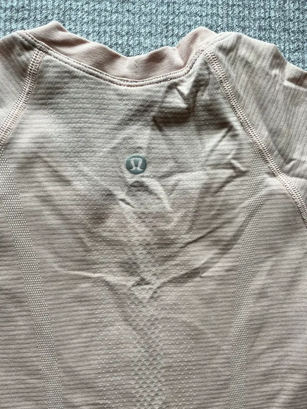 Lululemon Swiftly Tech Short Sleeve - Image 3