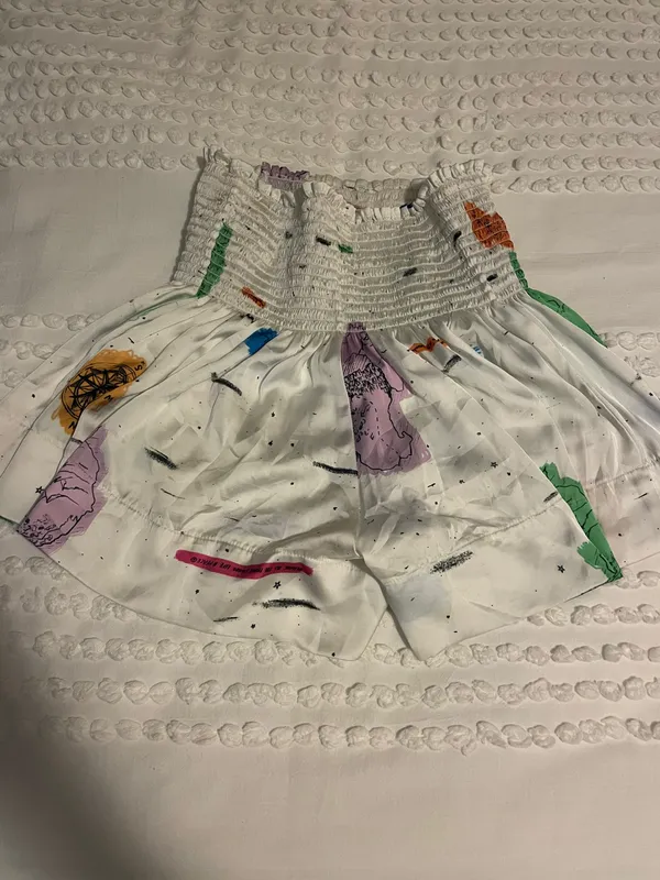 Shorts Size Small - Image 4