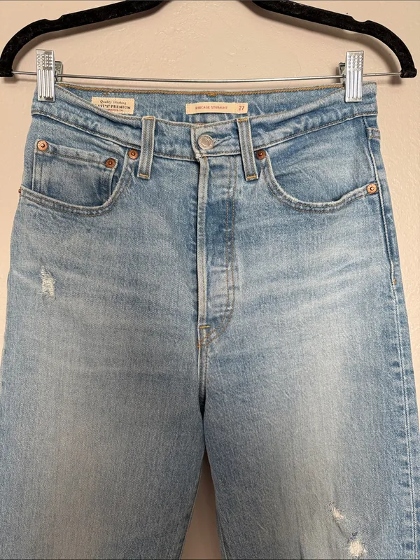 Levi’s ribcage straight jeans in size 27 - Image 3