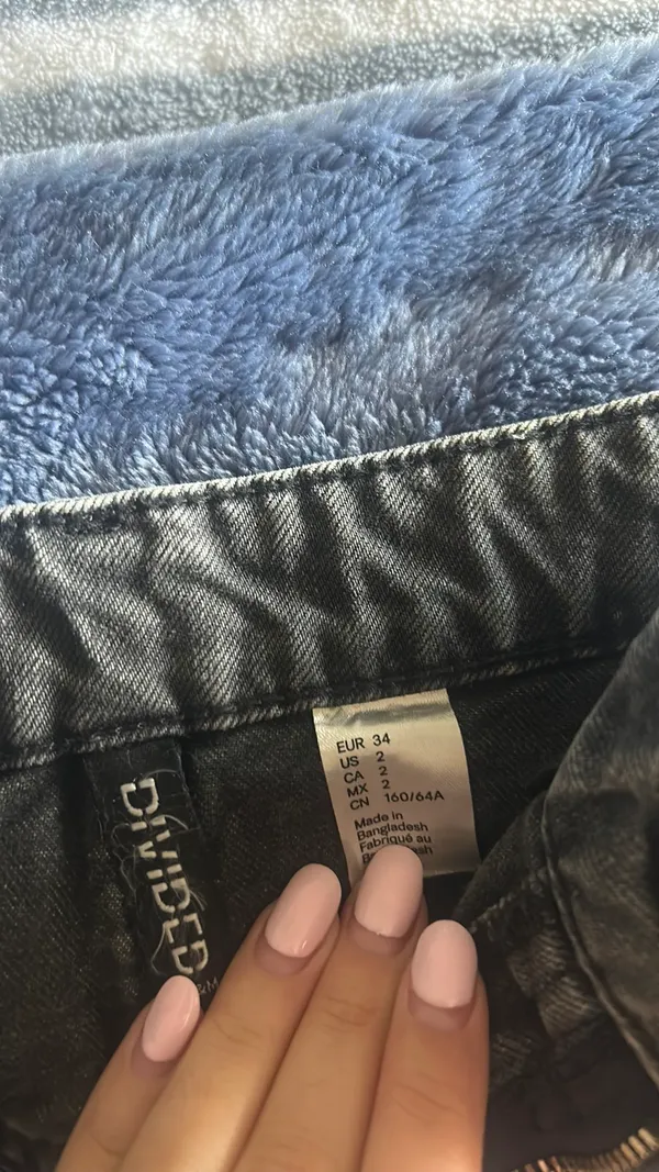 H&M black cargo skirt  - Image 5
