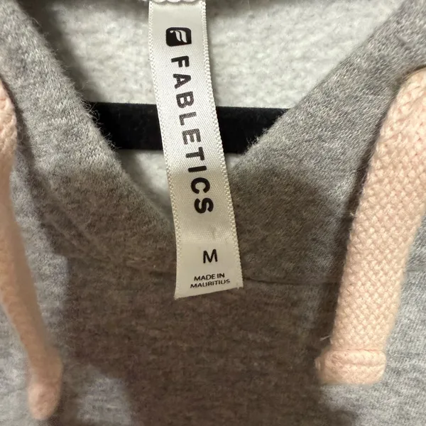 Fabletics Light Gray Women's Hoodie Hi‎ Low Hem Sz M - Image 3