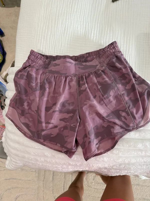 Lululemon Pink Camo Shorts Size 8 - Image 2