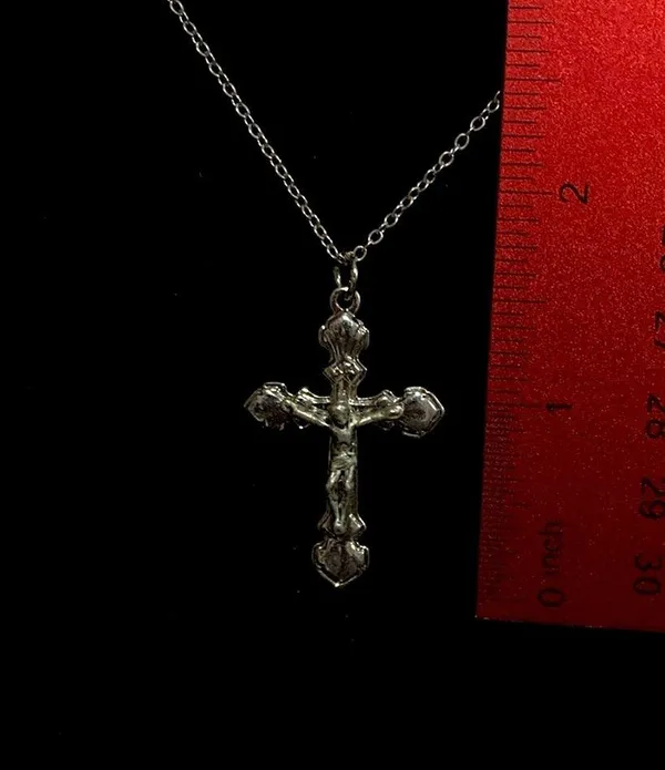 Silver tone cross necklace - Image 2