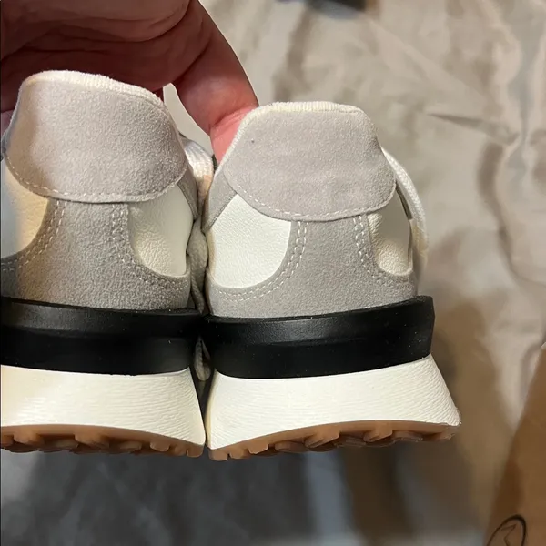 Elegant Women's Sneakers in White, Gray, and Black - Image 7