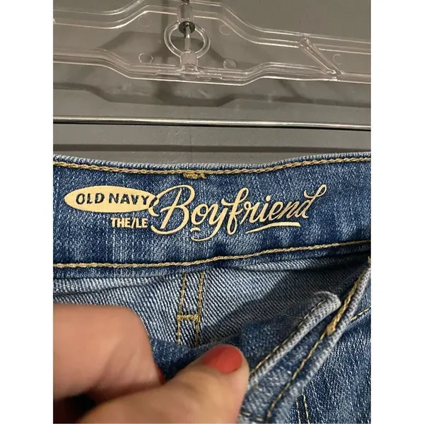 Old Navy Light Wash Boyfriend Distressed Denim Jean Shorts Size 8 - Image 3