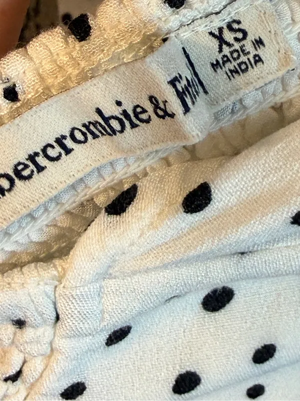 Abercrombie and Fitch polka dot puff sleeve top size XS - Image 5