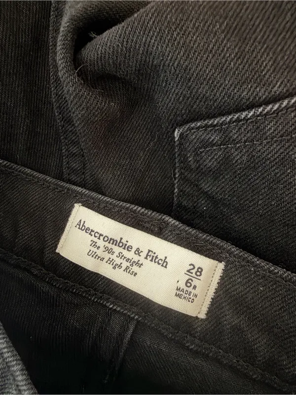 ABERCROMBIE The 90's Straight Ultra High Rise Black Jeans Sz 28 - Image 6