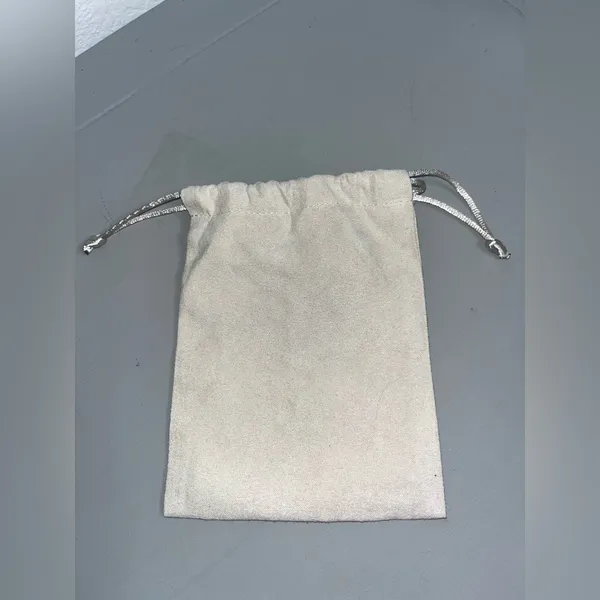 Kendra Scott Silver Gray Velvet Drawstring Jewelry Bag OneSize Neutral Versatile - Image 9