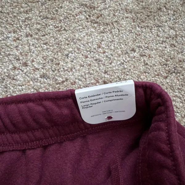 Nike Standard Fit Tapered Leg Sweatpants - Image 5