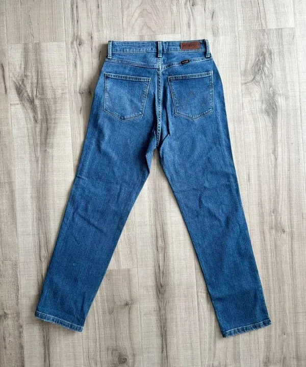 NWOT Wrangler High Rise Vintage Taper Mom Jeans Sz 8 Distressed Medium Wash - Image 7