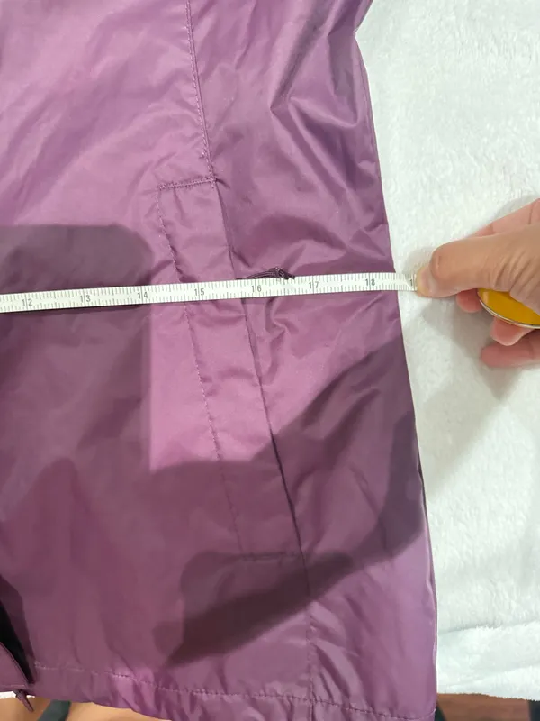 Women Columbia rain jacket small - Image 8
