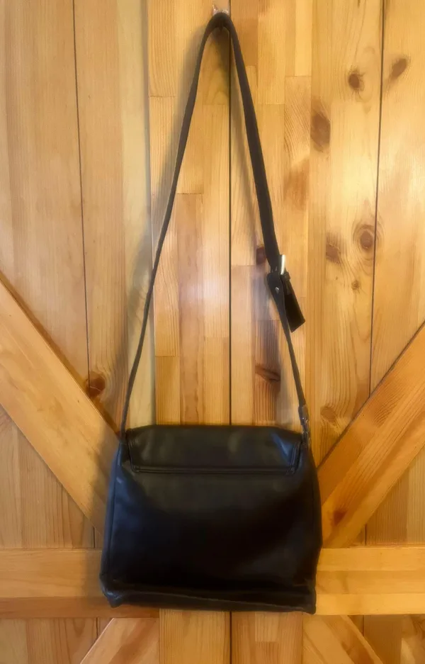 Liz Claiborne Dark Brown Faux Leather Shoulder Strap Purse Handbag. - Image 3