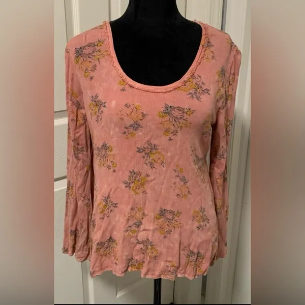 Gimmick’s by BKE Floral Boho Lace-Up Back Long Sleeve Top - Image 3