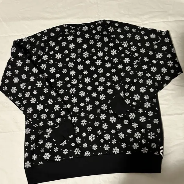 Women's Disney Mickey Mouse Happy Holidays Sweatshirt Size Large 11/13 Red Blk - Image 5