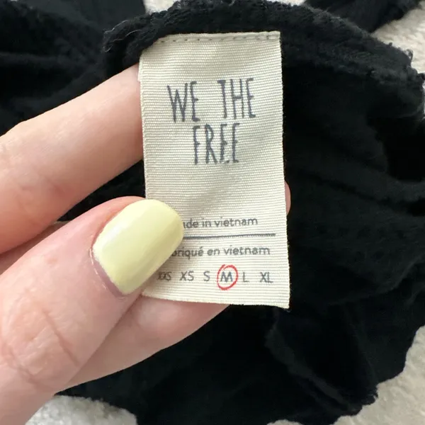 We The Free waffle texture long sleeve oversized pullover top size medium - Image 3