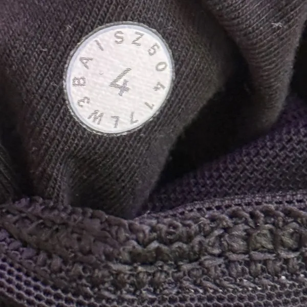 Lululemon Quarter‎ Zip Quilted Pullover Size 4 Gray Mock Neck Thumbholes - Image 3