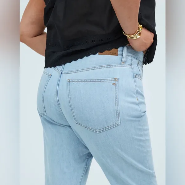 NWT Madewell 90’s Straight Jean 33 needs to be washed liquid spilled on front - Image 5
