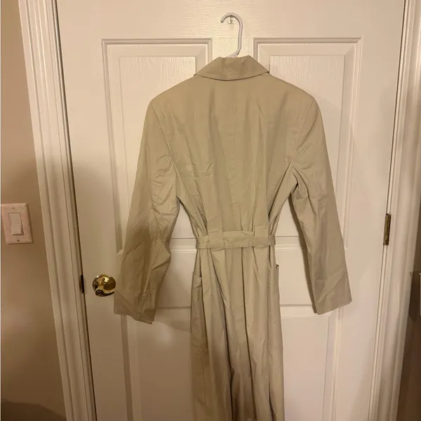 Classiques Entier Cream Trench Coat - Image 3