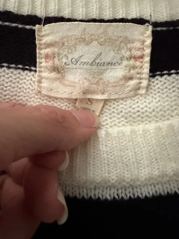 Ambiance Black and Cream Striped Crewneck Sweater Size Small - Image 3