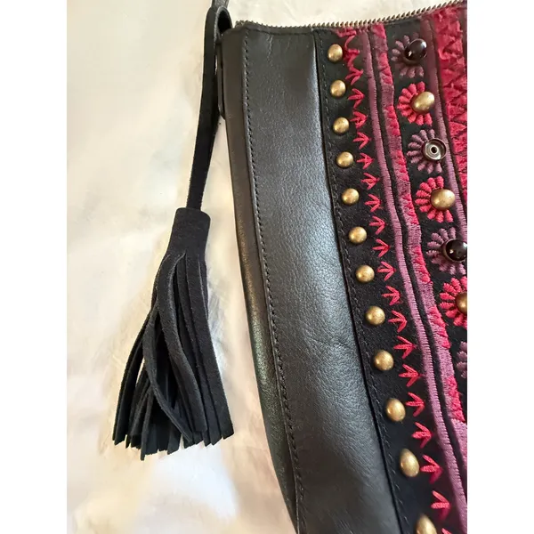 Lucky Brand Leather Crossbody Purse Black Red Embroidered Boho Tassel EUC - Image 6