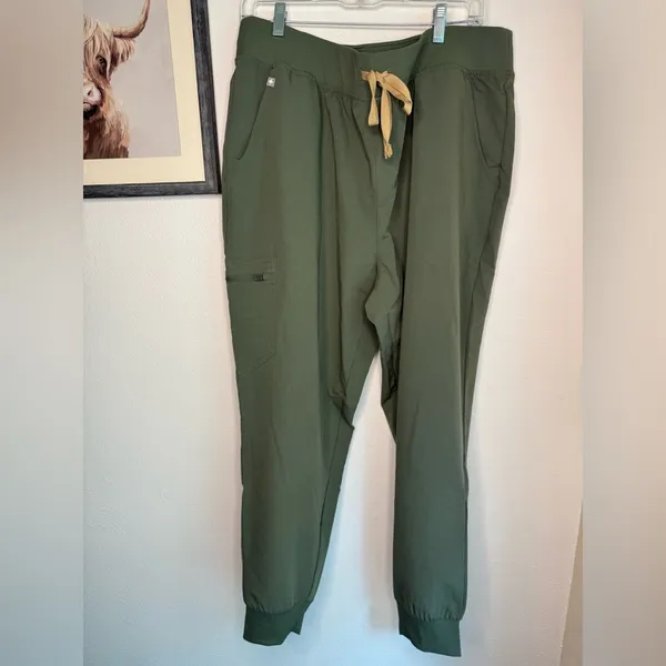 NWT Figs Green High Waisted Zamora Scrub Pants - Image 6