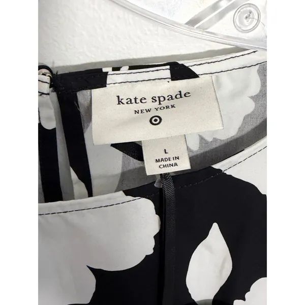 Kate Spade for Target Cropped Black and white floral top NWT size large - Image 2