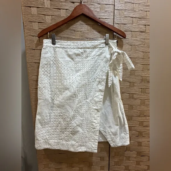 Anthropologie Post Mark White Eyelet Skirt Size Small Minimalist Coquette Girl - Image 2