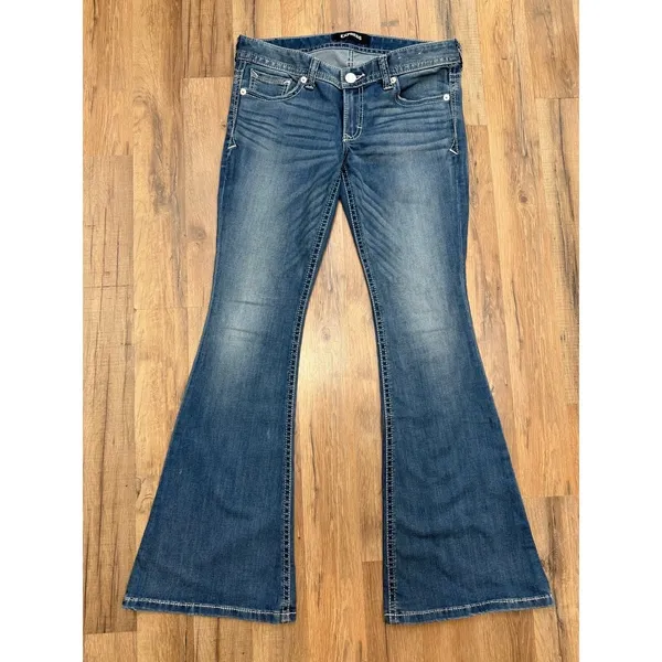 Express Bell Flare Low Rise Stretch Jeans Women's Size 10R Medium Wash Y2K Bootc - Image 3
