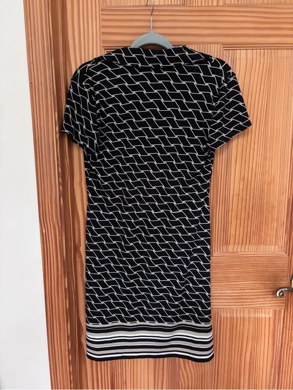 Max Studio Black and White Geometric Dress - Image 2