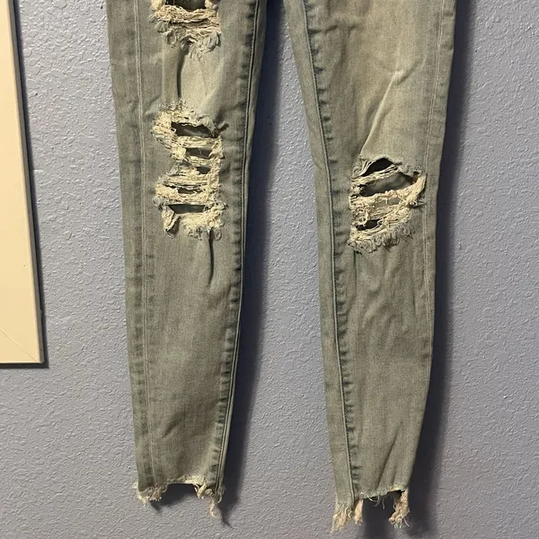 Size 4 American Eagle Distressed Ripped Light Wash Denim Jeans Jeggings Next Lev - Image 4