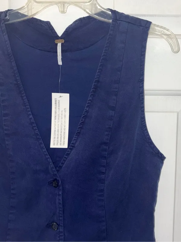 NWT Young Fabulous Broke Veda Navy Tailored Button Front Sleeveless Vest Top - Image 5