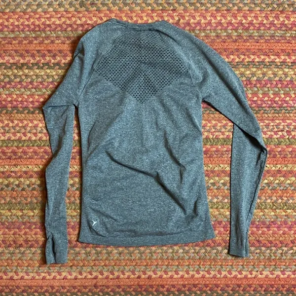 Old Navy Grey Laser Cut Athletic Long Sleeve Top - Image 5