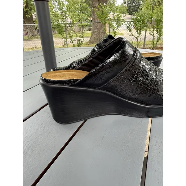 NAOT Black Croco Patent Leather Mules Slip on Clogs Women’s Wedge Shoes Size 11 - Image 7