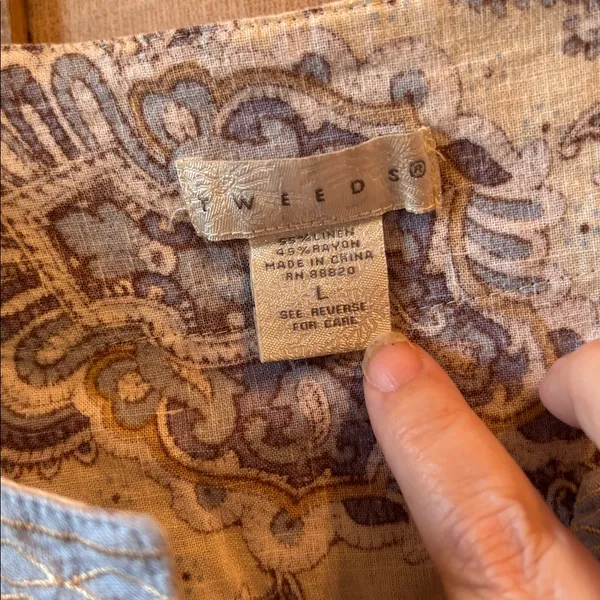 FINAL MARKDOWN Tweeds Paisley Sleeveless Blouse - large - Image 3