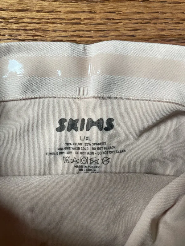 SKIMS Maternity Sculpting Shorts - Image 3