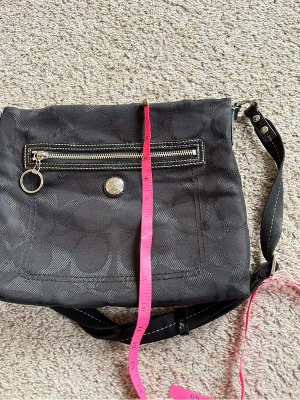 Coach Daisy Black Crossbody Bag with Signature Jacquard - Image 10