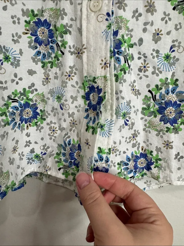 Zara Collared Button-down Balloon Sleeve Crop Blouse Burnout Floral Print size L - Image 7