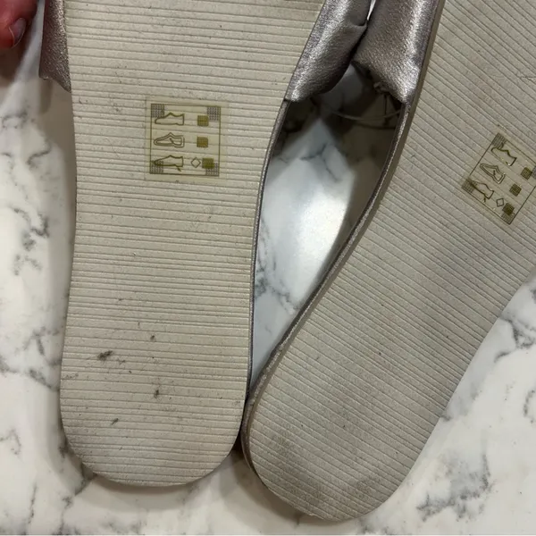Draper James Silver Bow Slid Slip On Sandals‎ Size Small - Image 6