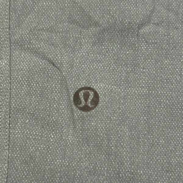 Lululemon Mens T.H.E Short 11” Size Medium Grey Linerless Workout Gym - Image 3