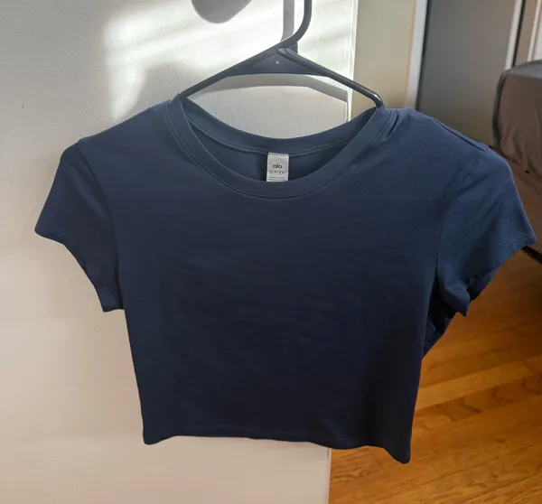 ALO Yoga Navy Cropped Short-Sleeve Crewneck Top - Image 7