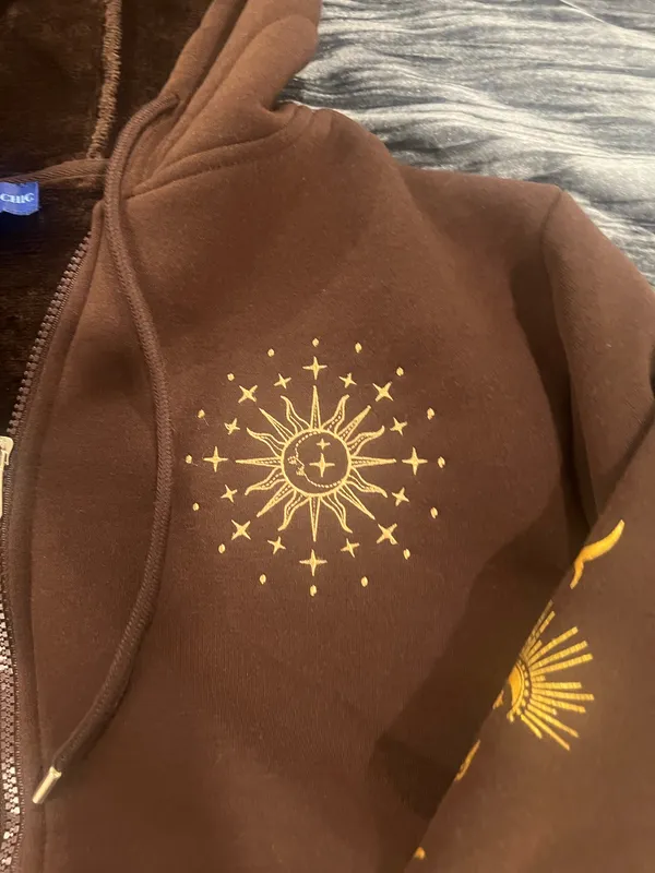 Brown Zip-Up Hoodie Jacket with Gold Sun Graphic size L - Image 3