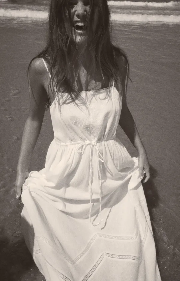 Zara NWT White EMBROIDERED LINEN BLEND DRESS. Size Medium - Image 3