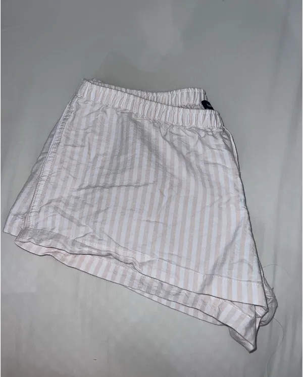 Brandy Melville Pink and white striped boxer shorts !! - Image 4