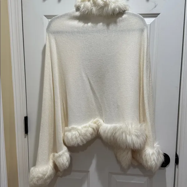 Cream Faux Fur Trim Women's Wrap - Image 4