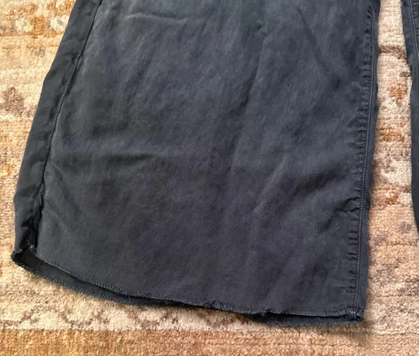 MOTHER The Bingo Fray Cropped Wide Leg in Faded Black Linen Blend - Image 4