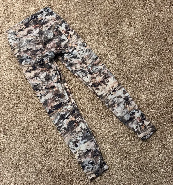 Lululemon Align Forest print leggings and Top - Image 7