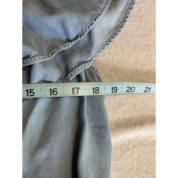 ID:23 Soft Denim Elastic Hem Ruffle Sleeveless Crop Shirt Size Large - Image 5