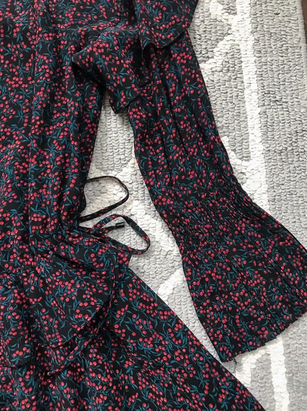 Revolve Holiday Print Ruffle Cinch Waist Mini Drszz - Image 5