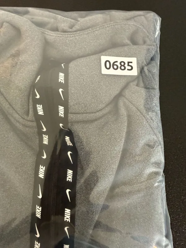 Nike Therma-Fit Womens Gray Quarter Zip Athletic Fleece Sweatshirt Size S - Image 7