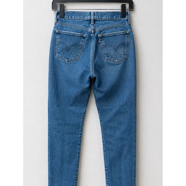 Levi’s Womens Curvy Skinny Jeans Size 29 Distressed Raw Hem Stretch Blue Denim - Image 2